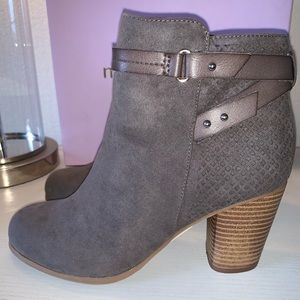 MADDEN GIRL NEW SUEDE TAUPE ANKLE BOOTIES